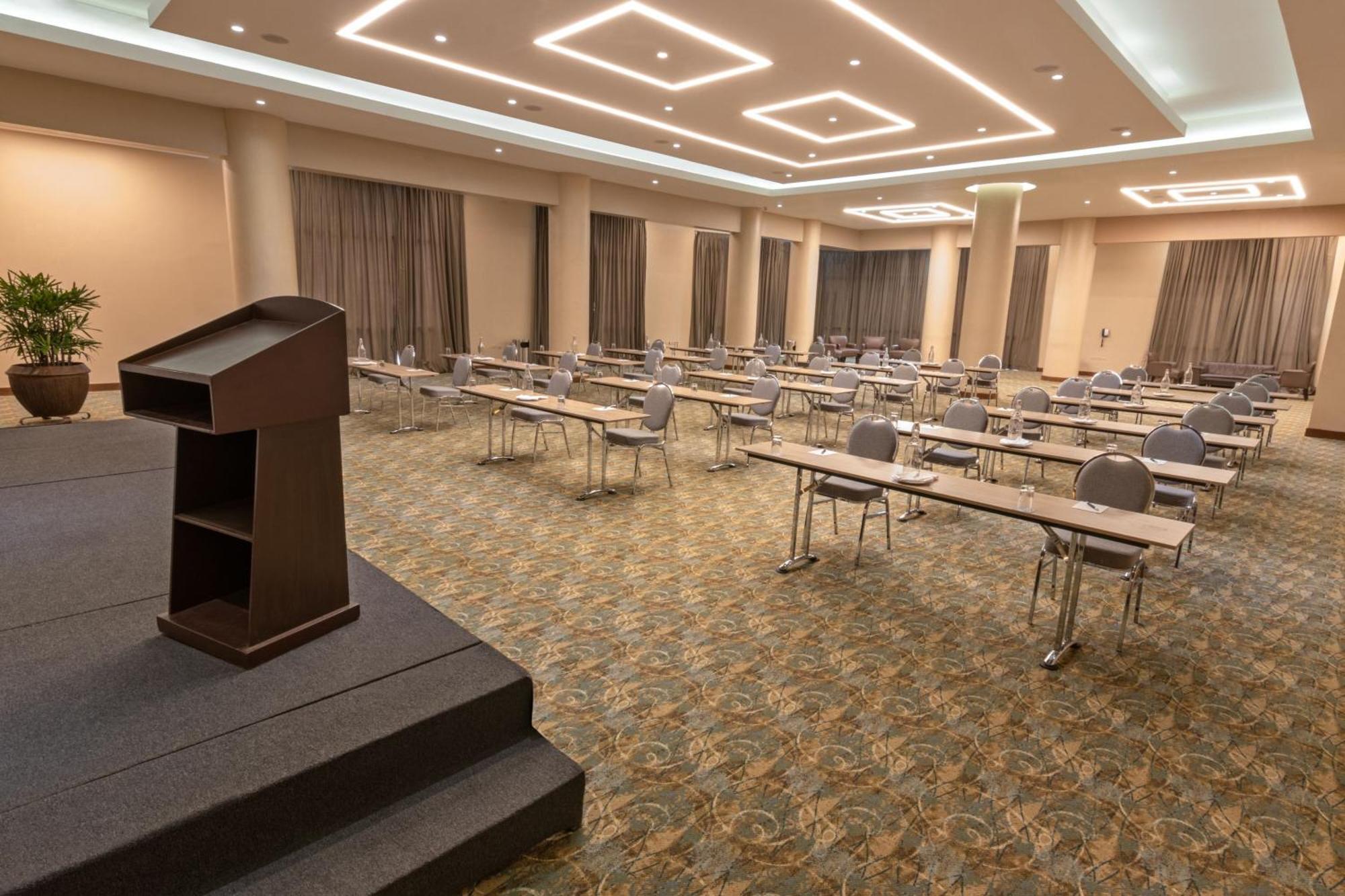 Sheraton Guayaquil Exterior photo