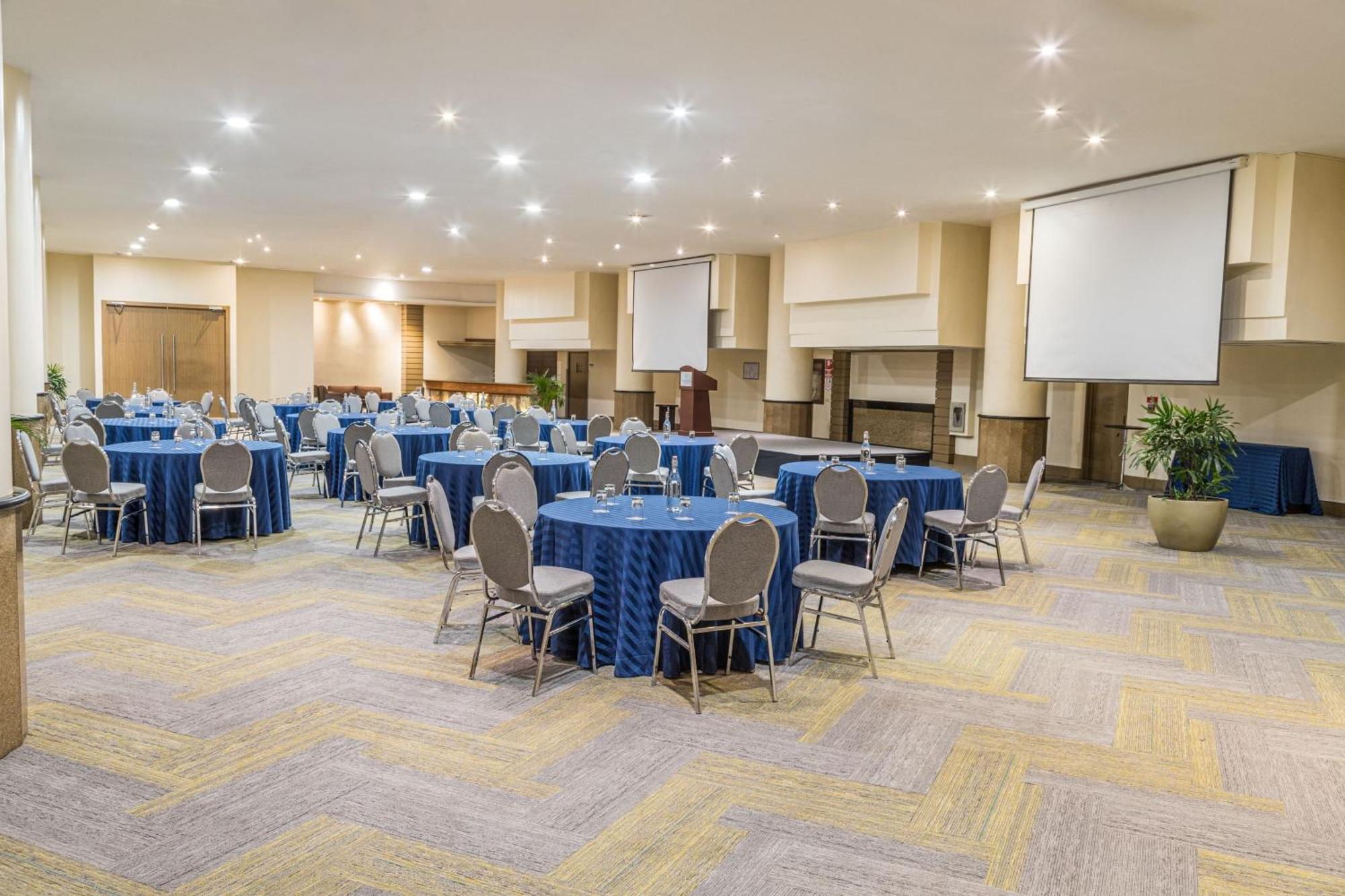 Sheraton Guayaquil Exterior photo