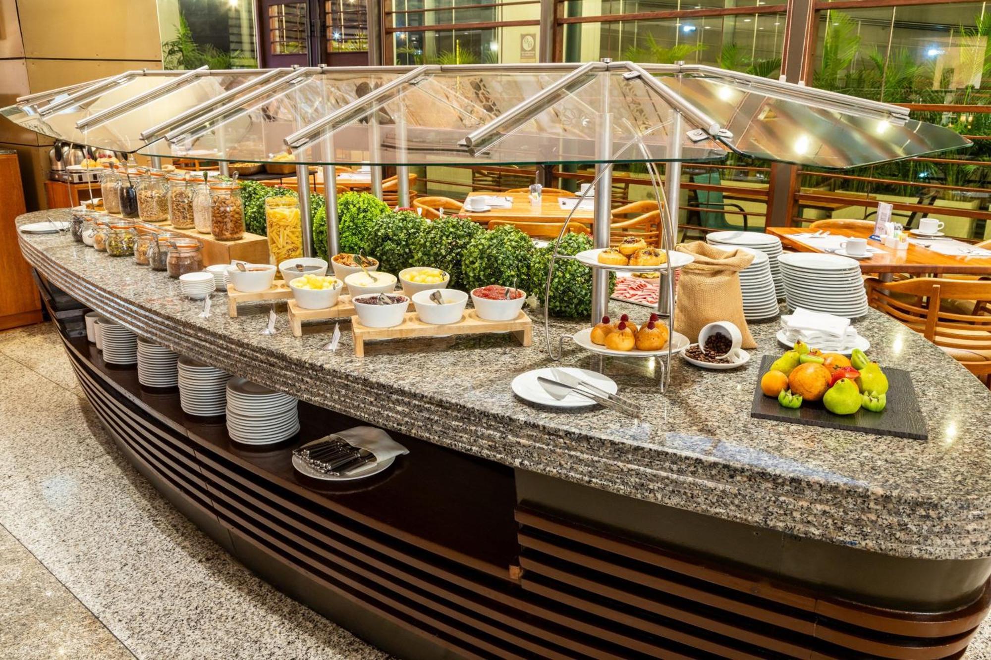 Sheraton Guayaquil Exterior photo